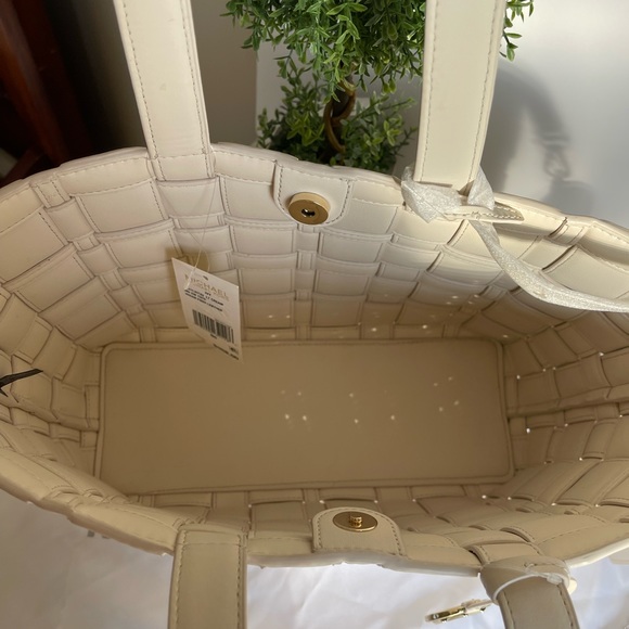 Michael Kors Ivy Medium East West Vegan Leather Tote Bag with wallet - Picture 7 of 12